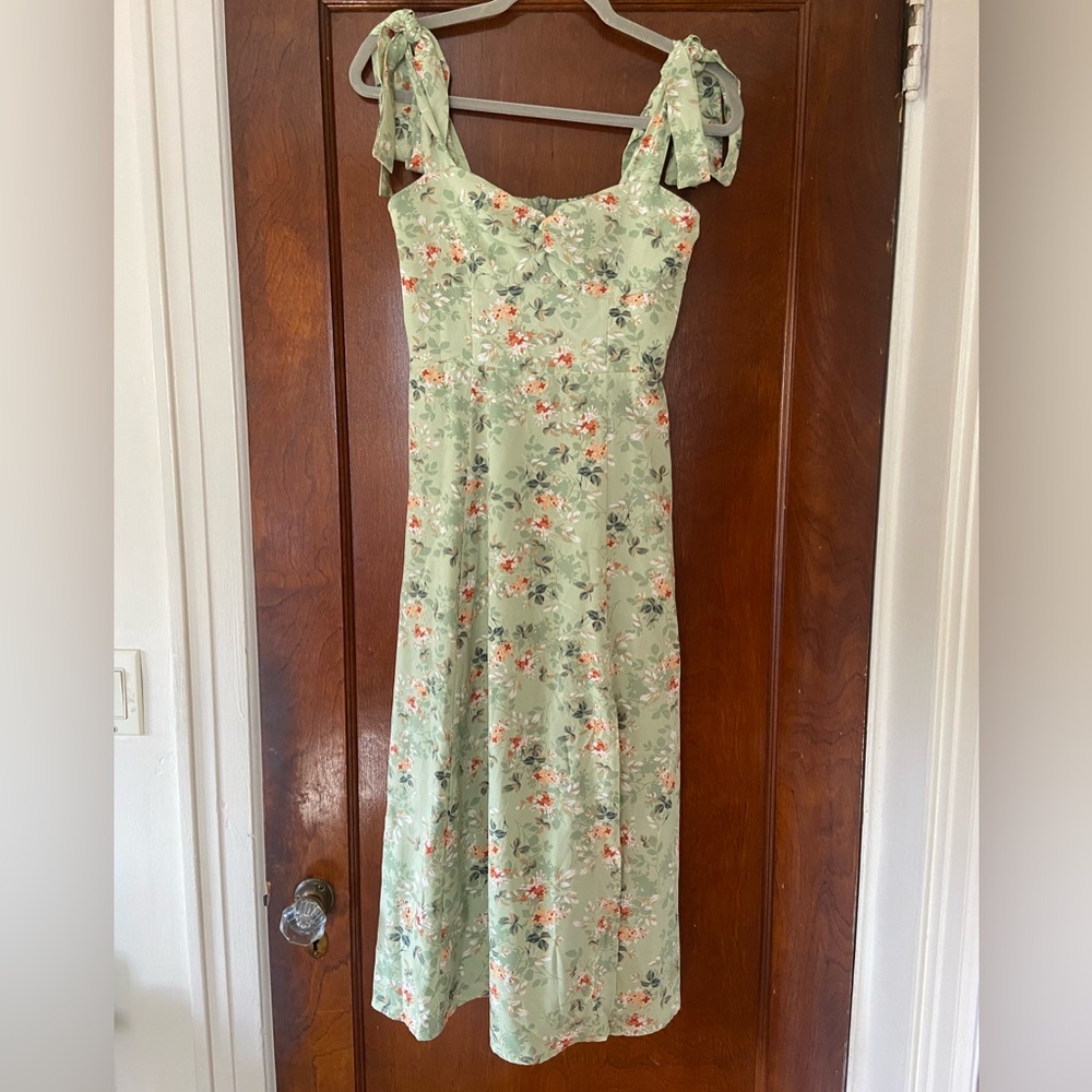 Adorable Green Floral Dress Cider S